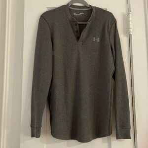 Under Armour | Loose Fit | Size S Long Sleeve